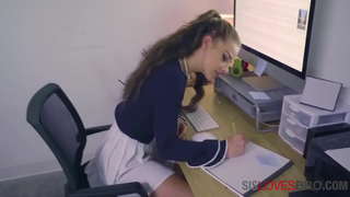 Neitsyt Nörtti Sisko Löytää Veljensä Kukko Mielenkiintoinen