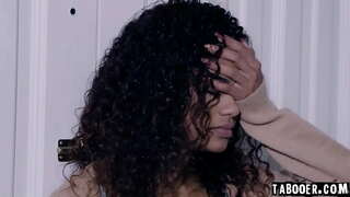 Ebony Babe Scarlit Škandal Odločen Med Lockdown