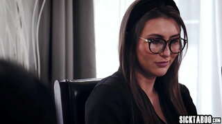 İsti babes paget tərəfindən owens edir və Mia Mur лижут pussy