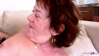 EXTREM VANHA PUNAPÄÄ KYPSÄ KIINNI MASTURBOIDA JA VIETELLÄ SUKUPUOLEN NUORI KAVERI