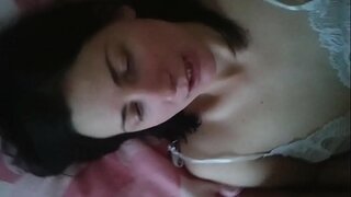 Русскую любительскую күчү Оксана трахнули анын волосатую киску, 1-бөлүк