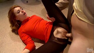 Lexi&#039;nin kıçı tozluk içinde çok iyi görünüyor