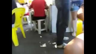 אשתי להשוויץ על הבר