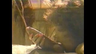 Ashley Dunn rende ragazzo pop big in donna in Blu