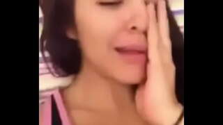 Vídeo dedicat a la nuvi mostrant la seva pesones