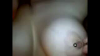 ���ാമുകി plays with her കുത്തി nipples 6