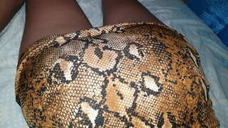 Sot, të dielën, kushëriri im arrin b. dhe me veshje