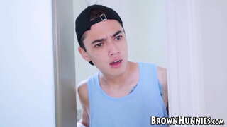 Kaunis musta kulta takoi kovaa