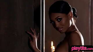 Sportiv i zi babe striptizë sensuale seancë