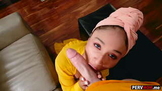 ���បស់ខ្ញុំលែ stepmom Cali Lee deepthroats ធំរបស់ខ្ញុំបន្ទាប់ពីមេ overhearing ខ្ញុំនៅលើទូរស័ព្ទ